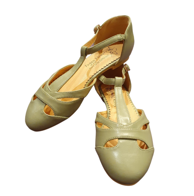 Flat t 2025 bar shoes womens