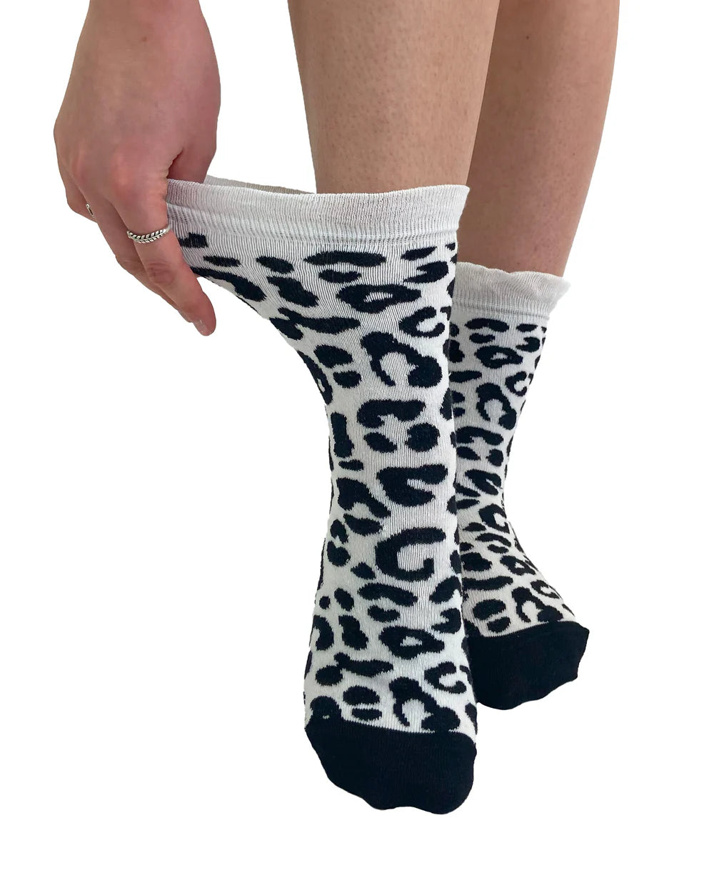 Pamela Mann Extra Wide Leopard Ankle Socks