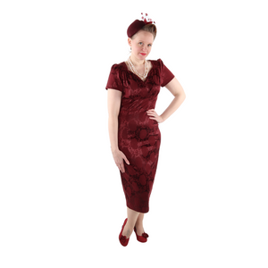 Rebecca Wiggle Dress With Short Sleeves In Red Wine Jacquard