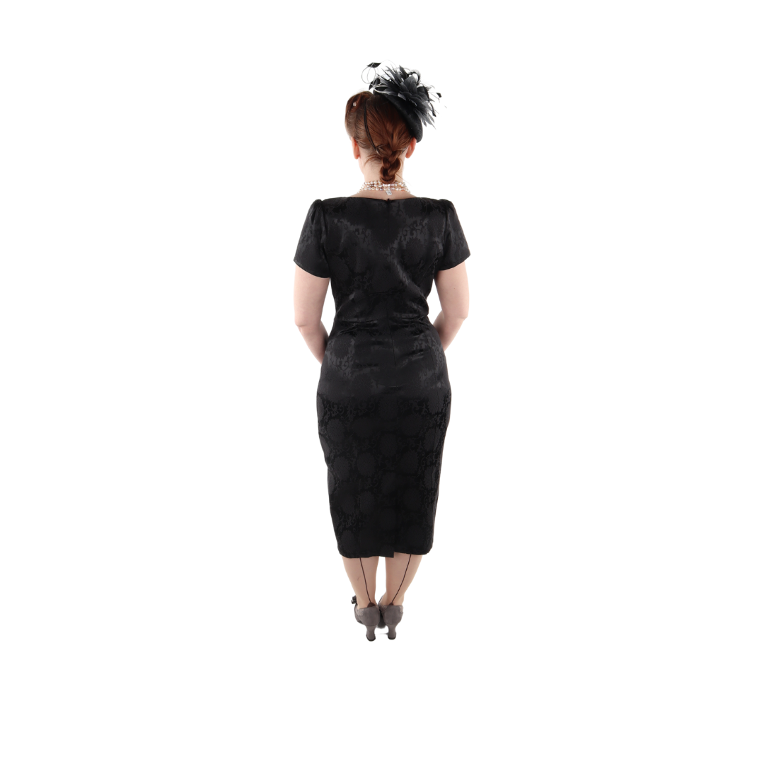 Rebecca Wiggle Dress With Short Sleeves In Black Jacquard