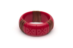 Splendette Wide Bangle With Medium Cane In Rosella Red